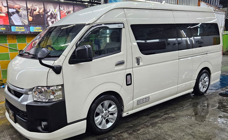 13-seater-maxicab-singapore
